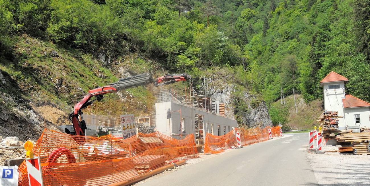 Vgradnja tehnologije krvavškega vodovoda tik pred začetkom