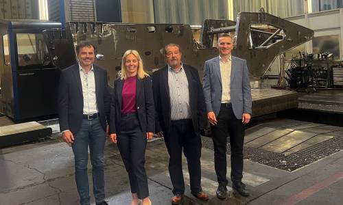 Na fotografiji: Rok Vodnik, direktor skupine Kolektor Technologies​, Brigita Šturlić Plevnjak, prokuristka podjetja Kolektor Midi, Rajko Šarić, direktor podjetja Kolektor Midi, Franc Florjančič, direktor skupine Kolektor Technologies.
