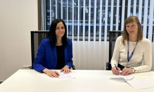 Kolektor z donacijo krepi podporo otrokom in lokalni skupnosti